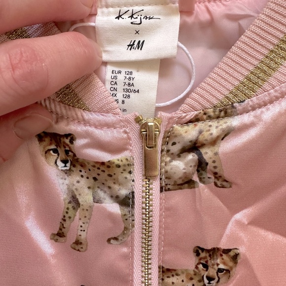 H&M girls pink satin cheetah print bomber jacket.  Size 7-8Y - Picture 2 of 4